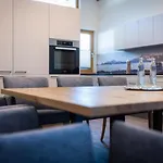 Montis 아파트 *