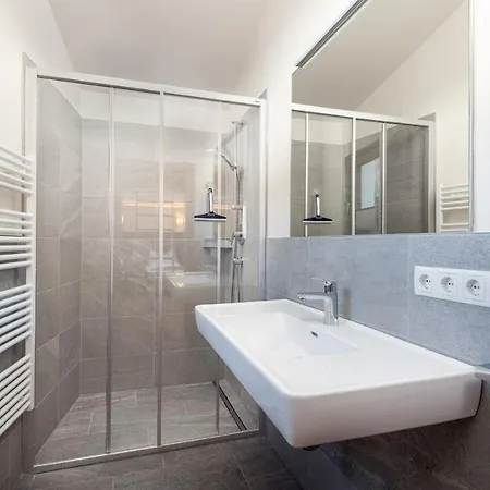 Montis Apartment *